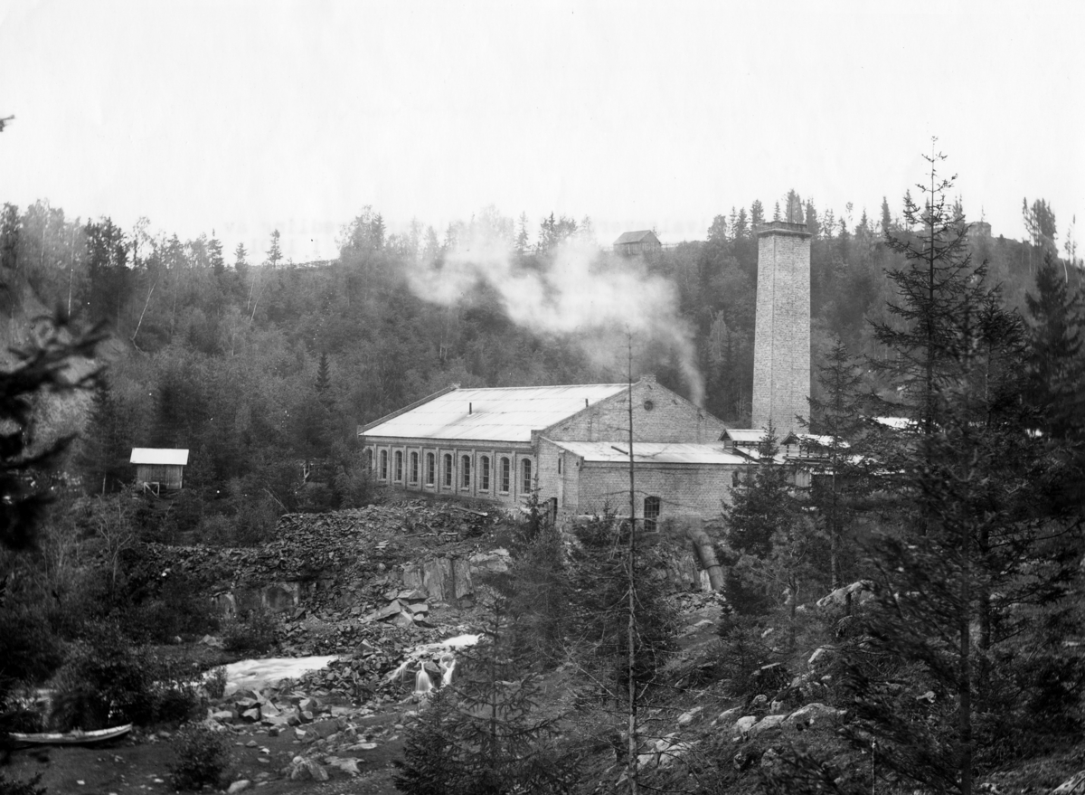 A/S Det Norske Metalvalseverk, som foredlet kobber. Det ble stiftet i 1901 og gikk konkurs i 1905 (avviklet i 1906). Det lå ved Sorgendalsfossen i Nedre Mesnaelv