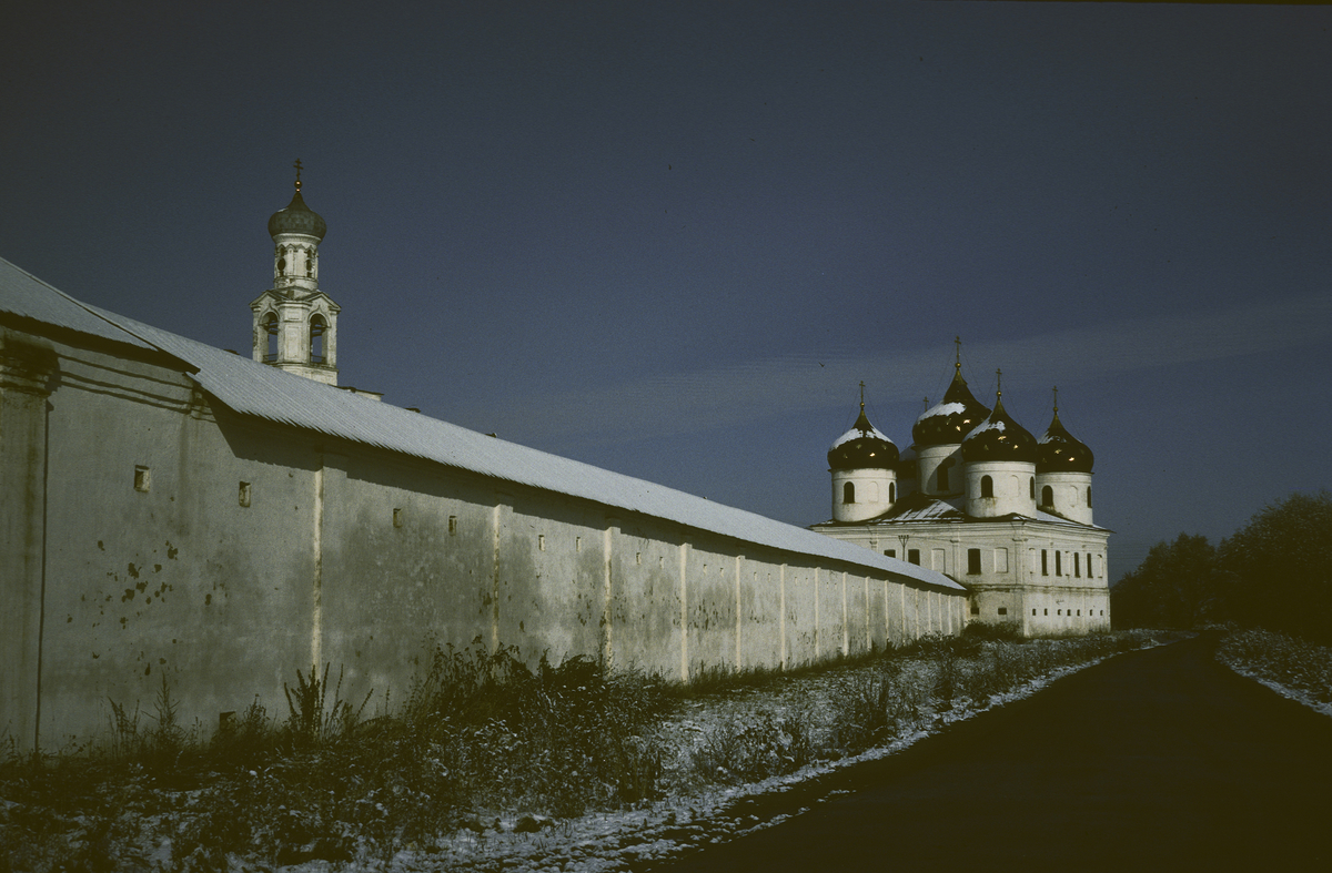 Leningrad. Novgorod: Fra bussreisen, St. Georges-klosteret.