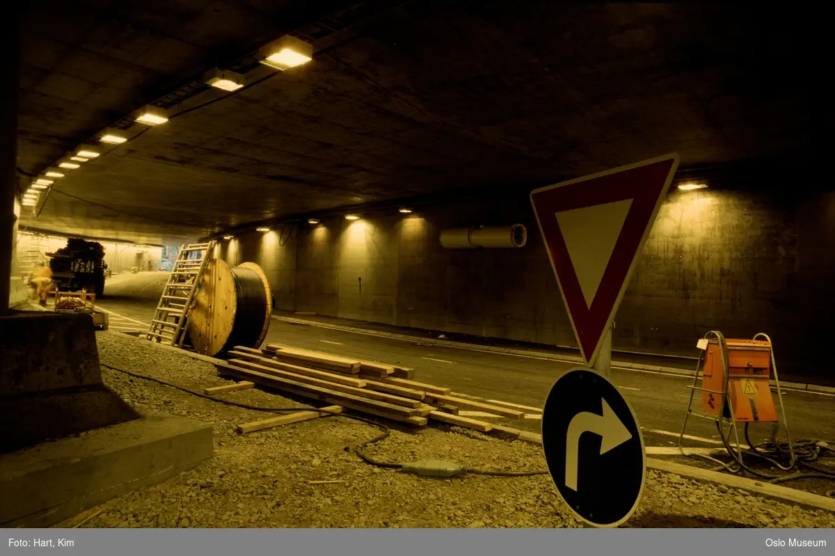 Ibsenringen tunnel, skilt, kabelruller, materialer
