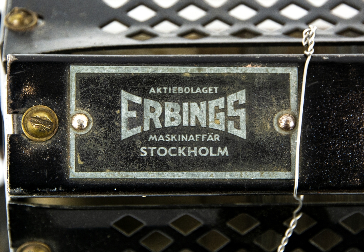 Skjutmotstånd. Trådlindad keramisk resistor,  tillverkad av aktiebolaget Erbings maskinaffär Stockholm.