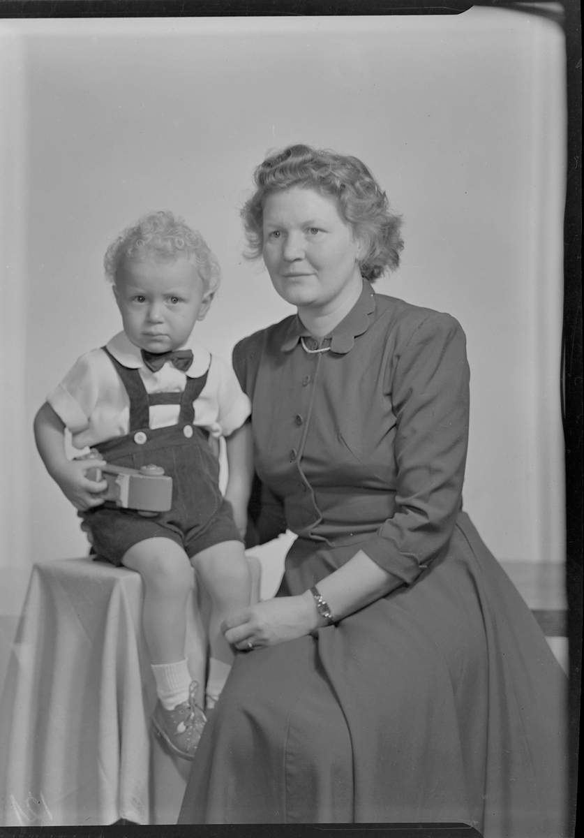 Ingrid Eriksen med sønnen Erik