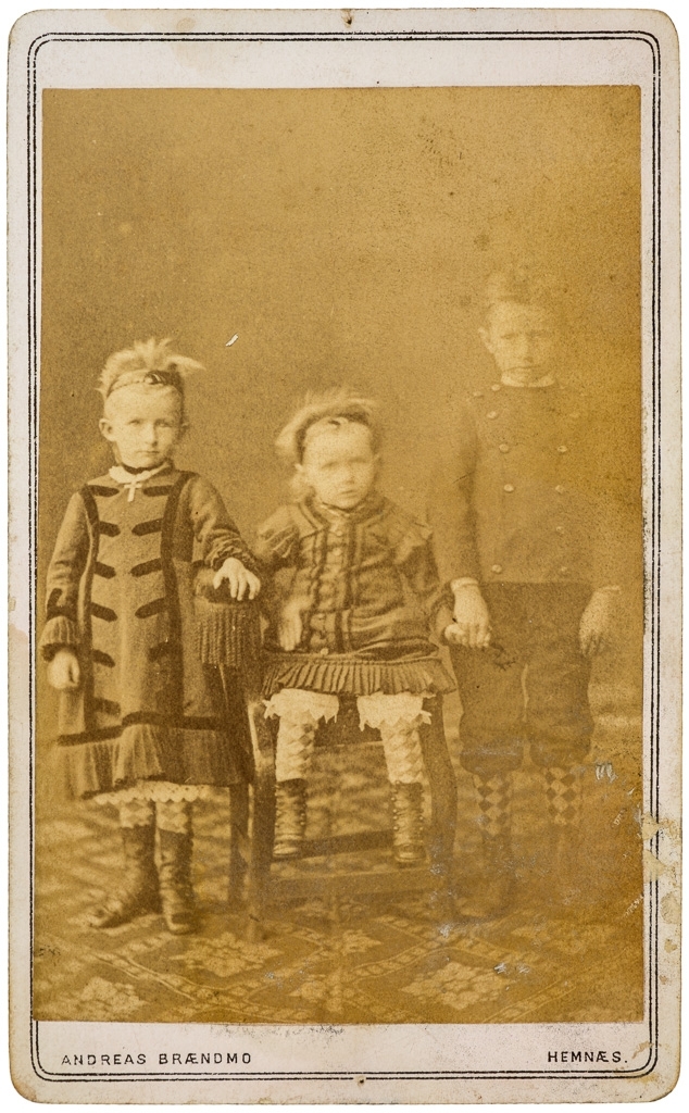 Portrett bilde av tre barn