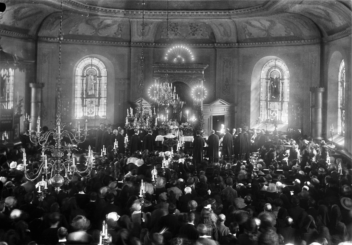 Kyrkoherdeinstallation 1921 av kyrkoherde Ernst Sjöblom.