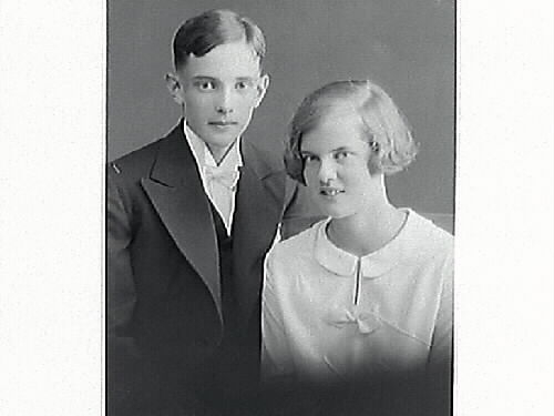 Syskonbild. Doktor Robert Hanson beställde bilderna på sina två barn Eva och Hans Erik.