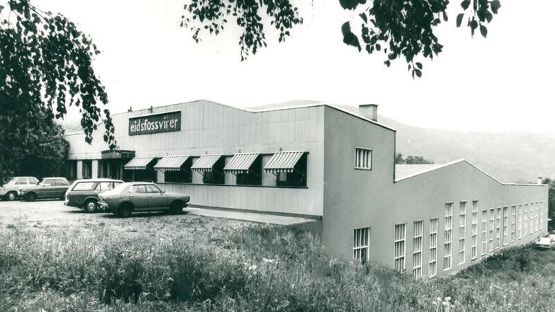 Kontor- og produksjonslokale på Virefabrikken, Eidsfoss, ca 1970. Foto: Vestfoldmuseene.