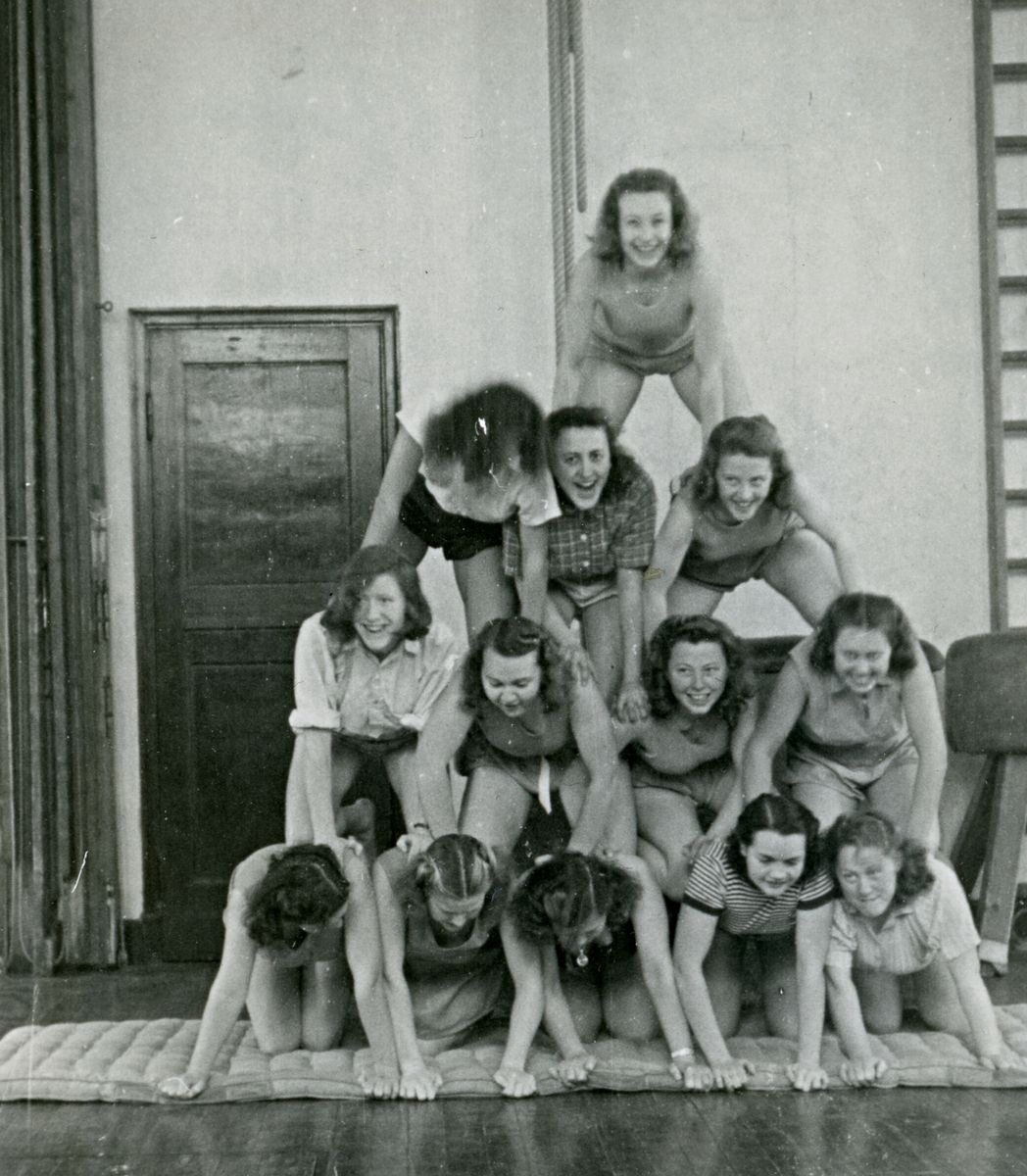 Undervisning i kroppsøving på Oslo lærerskole i 1950-åra.