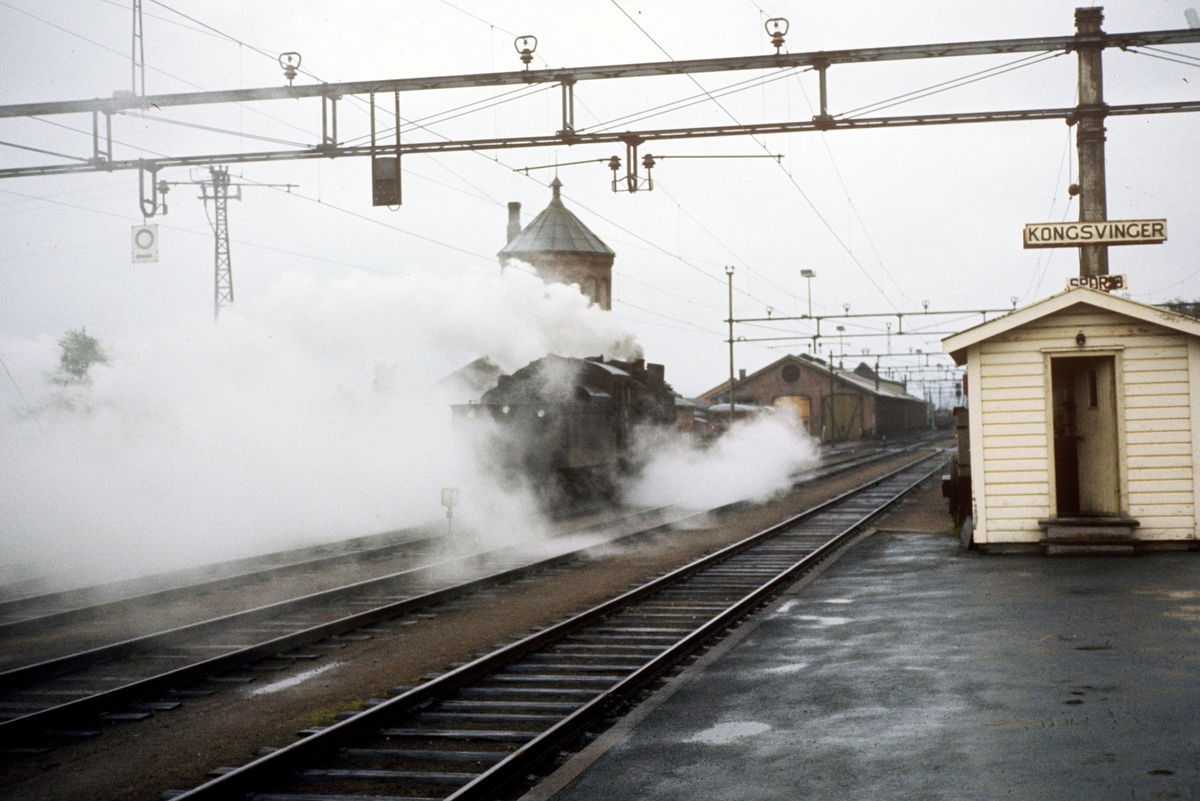 Damplokomotiv type 26c nr. 433 på Kongsvinger stasjon.
