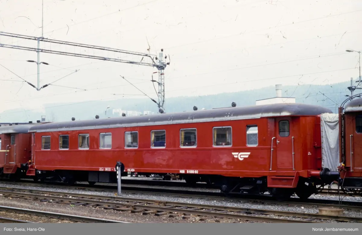 Nylakkert mellomvogn B68B 60 for elektrisk motorvognsett type 68B på ...
