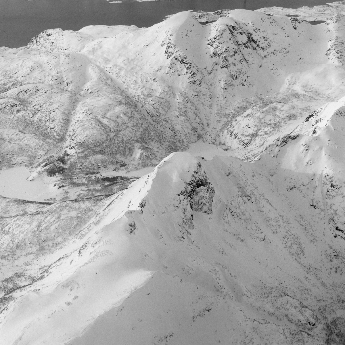 Lofoten - fjell fra lufta