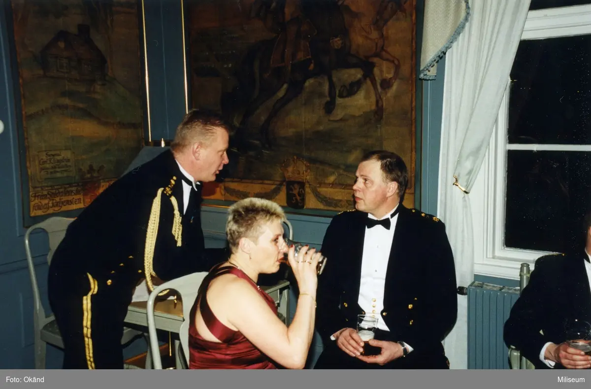 Ing 2 kadettbal i Mäss Trianon. Från vänster överstelöjtnant Tommy Karlsson, utbildningschef Ing 2, Birgitta Tingvall och major Peter Tingvall.