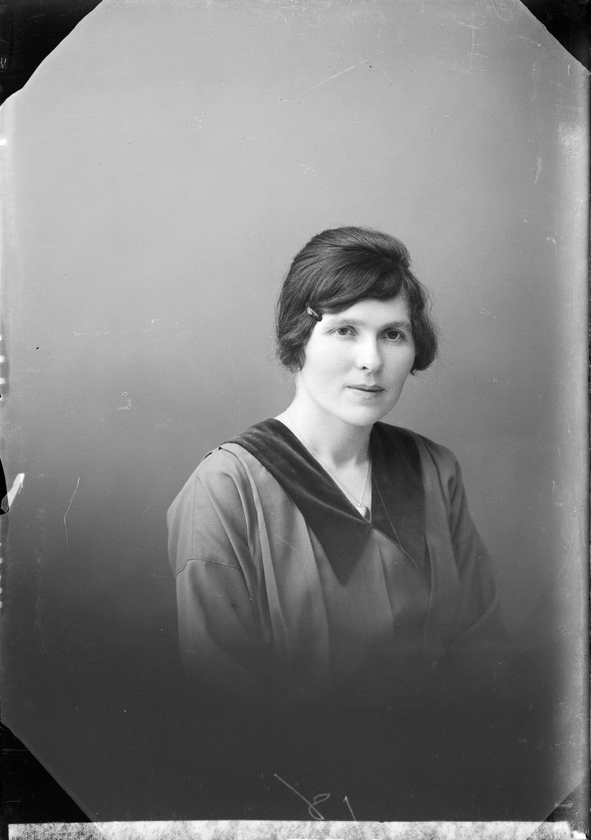 Anna Sjölander från Tranvik, Singö socken, Uppland 1921