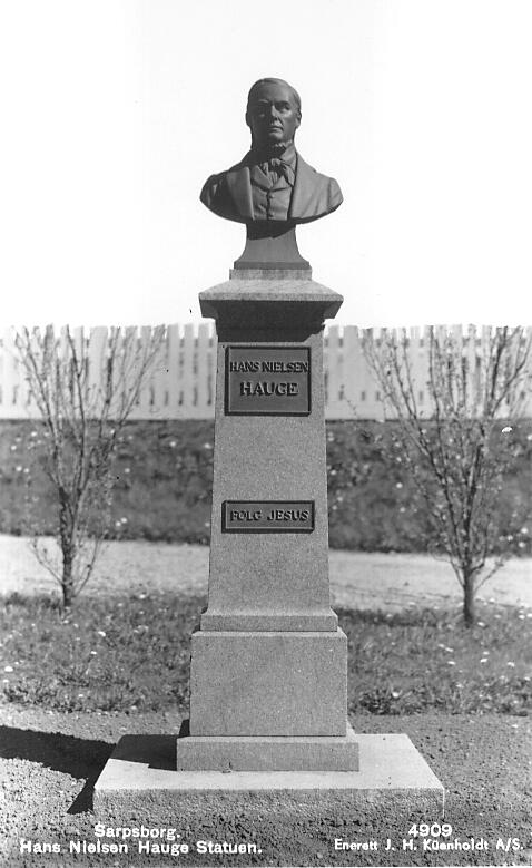 Skulpturen av Hans Nielsen Hauge av Torsten Christiansen Fladmoe