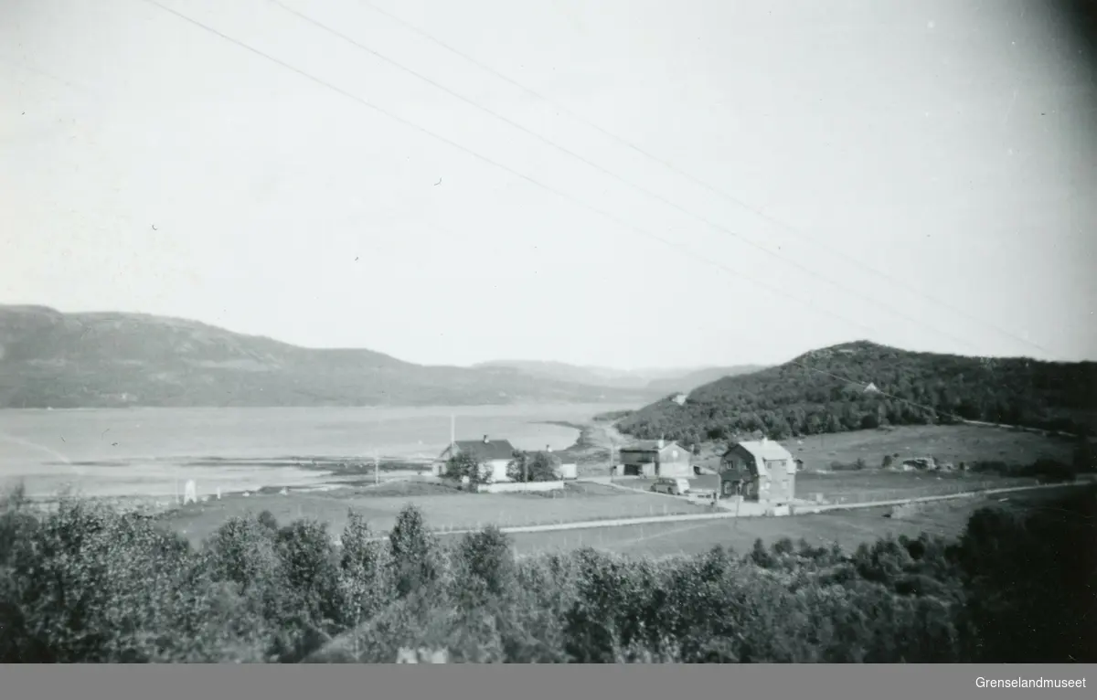 Handelssted på Karpbukt i Sør-Varanger før 1944. 