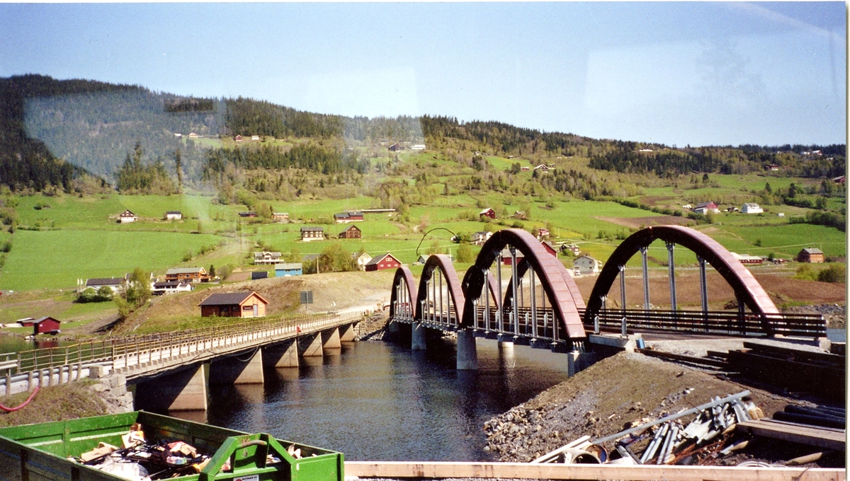 Nybrua i Ulnes, opna 20. juni 2003.