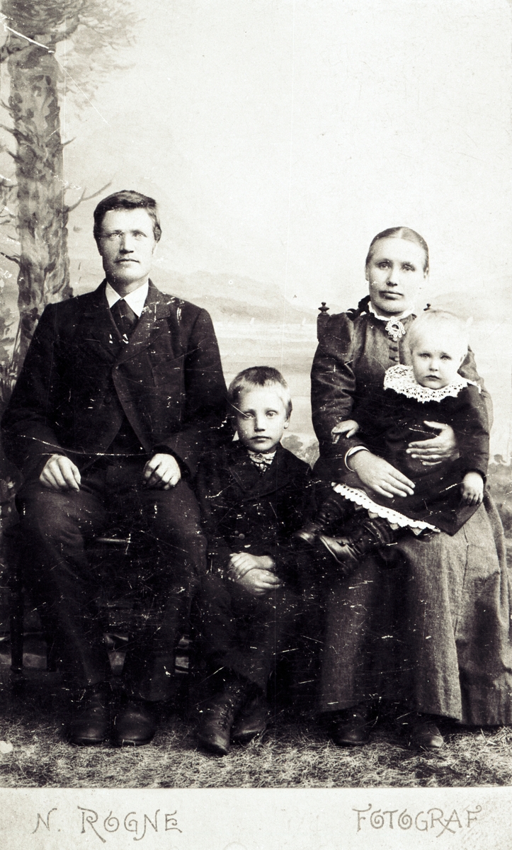 Familien i Bakkeåkerjordet.