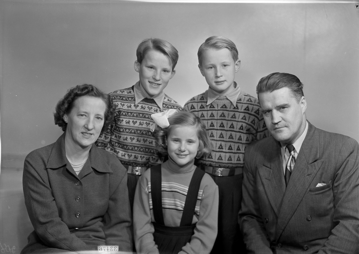 Ragnar Årmod Jenssen med familie