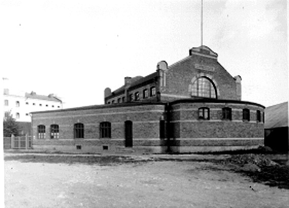 Elverkets omformarstation vid Eneströmsgatan runt 1925. Byggnaden uppfördes 1905.
