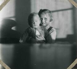 To barn. Tekst i album: April 1947