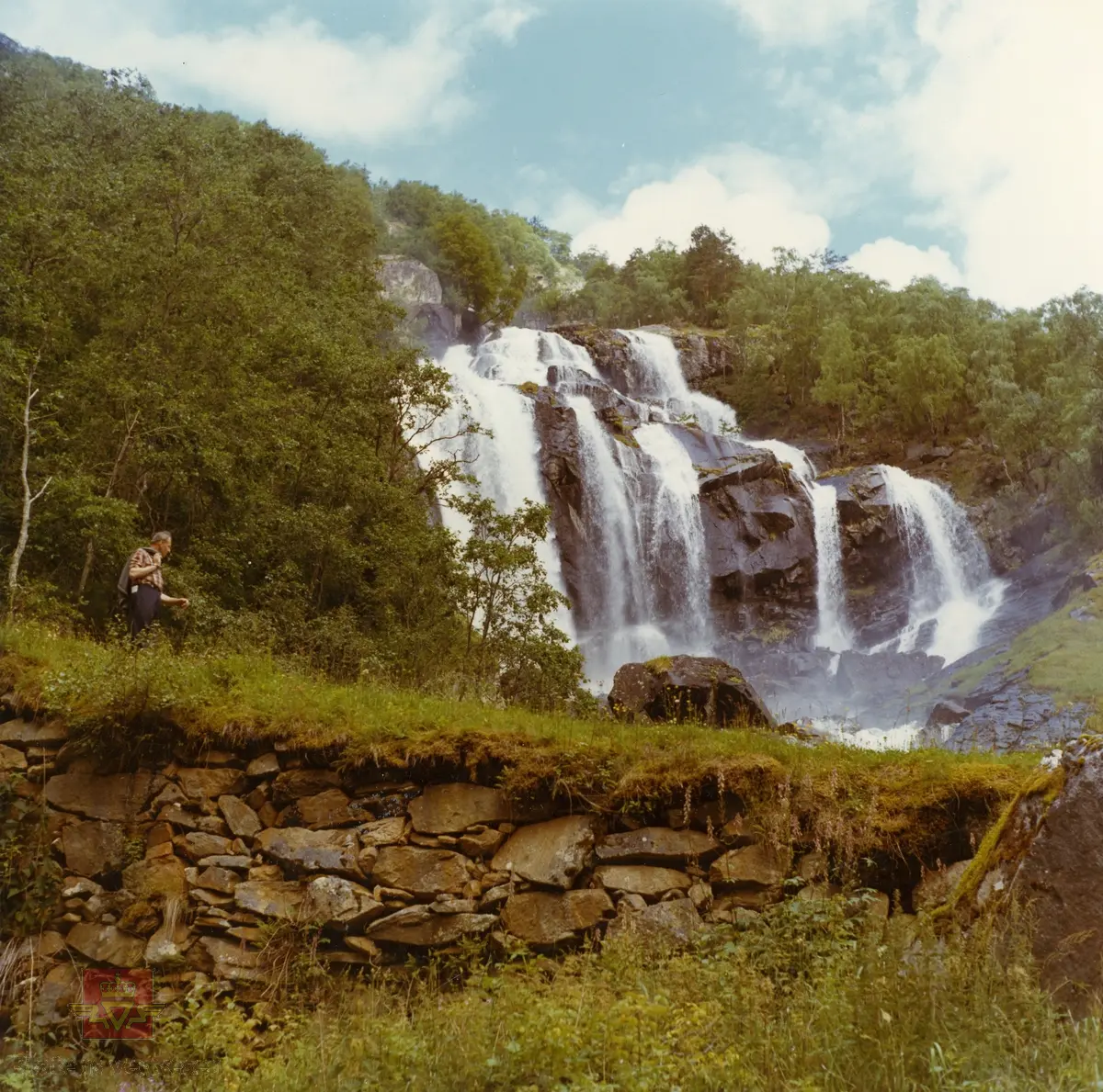 kongevegen-over-soknefossen-like-ved-galdane-i-l-rdal-norsk-vegmuseum