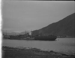 Heving av skipsvrak. Skip som ble senket på Narvik havn i ap
