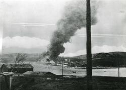 Pasvik Timber på Jakobsnes i brann etter tysk flyangrep 4. j