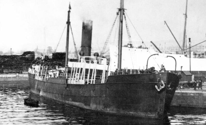 svart-hvitt bilde av dampskipet Edith