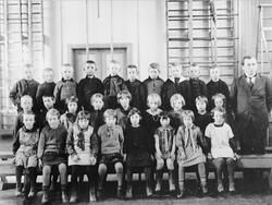 1. klasse ved Harstad barneskole, 1926.