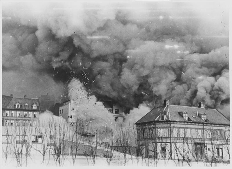 Foto: Kari Berggrav.
Resultatet av det tyske flyangrepet på Narvik 1. juni 1940. NTBs Krigsarkiv i Riksarkivet