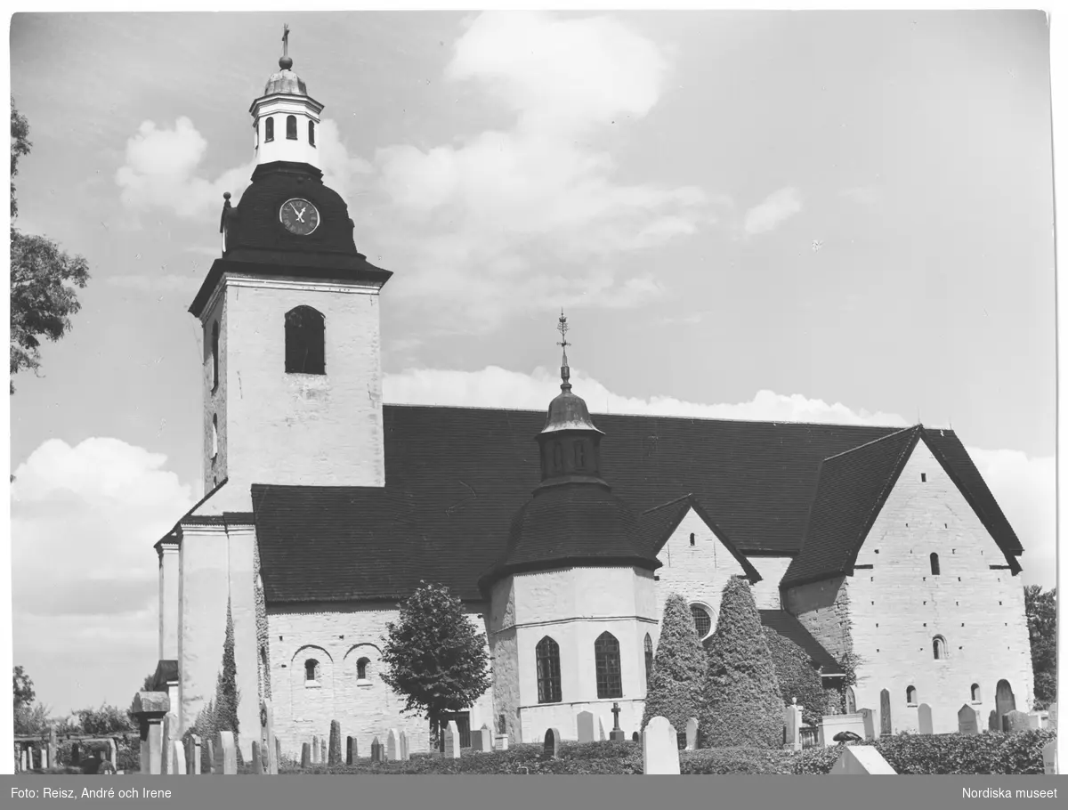 Östergötland. Vreta klosters kyrka från 1100-talet.