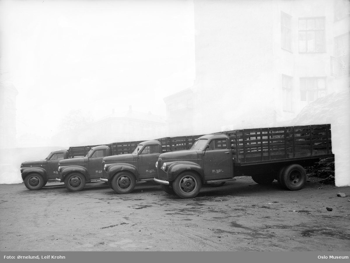 Norsk folkehjelp, lastebiler, Studebaker M-serie