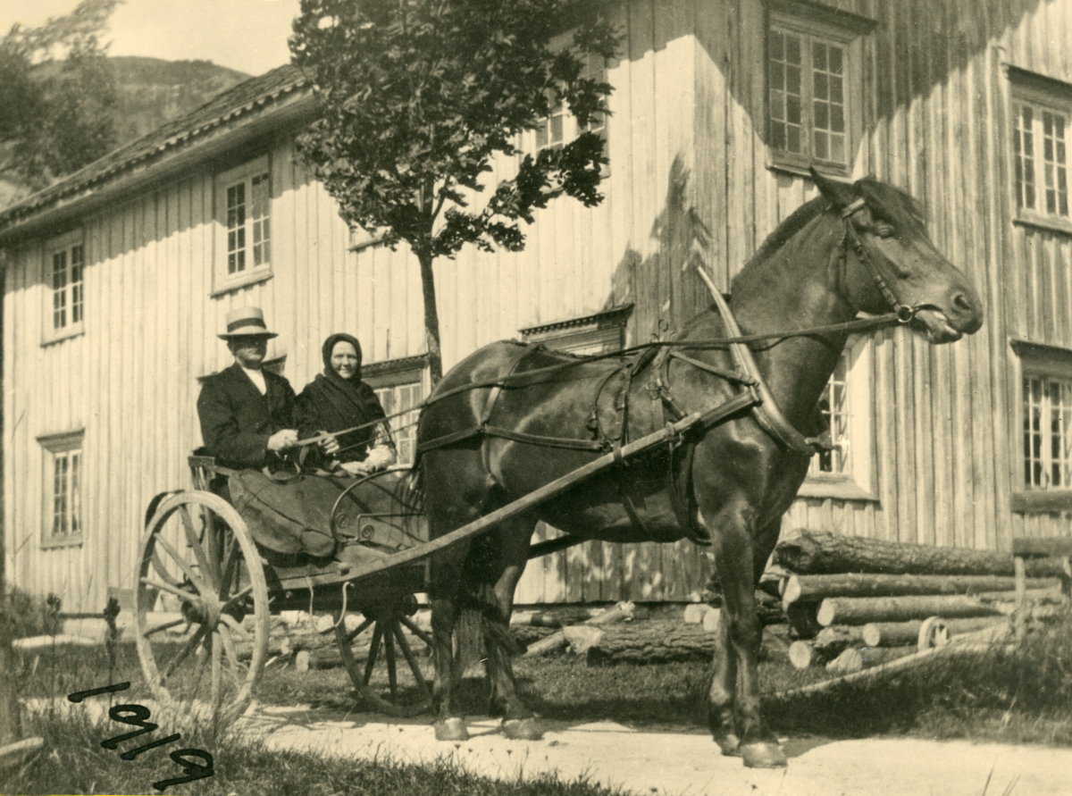 Køyring med hest på Vreim i 1919