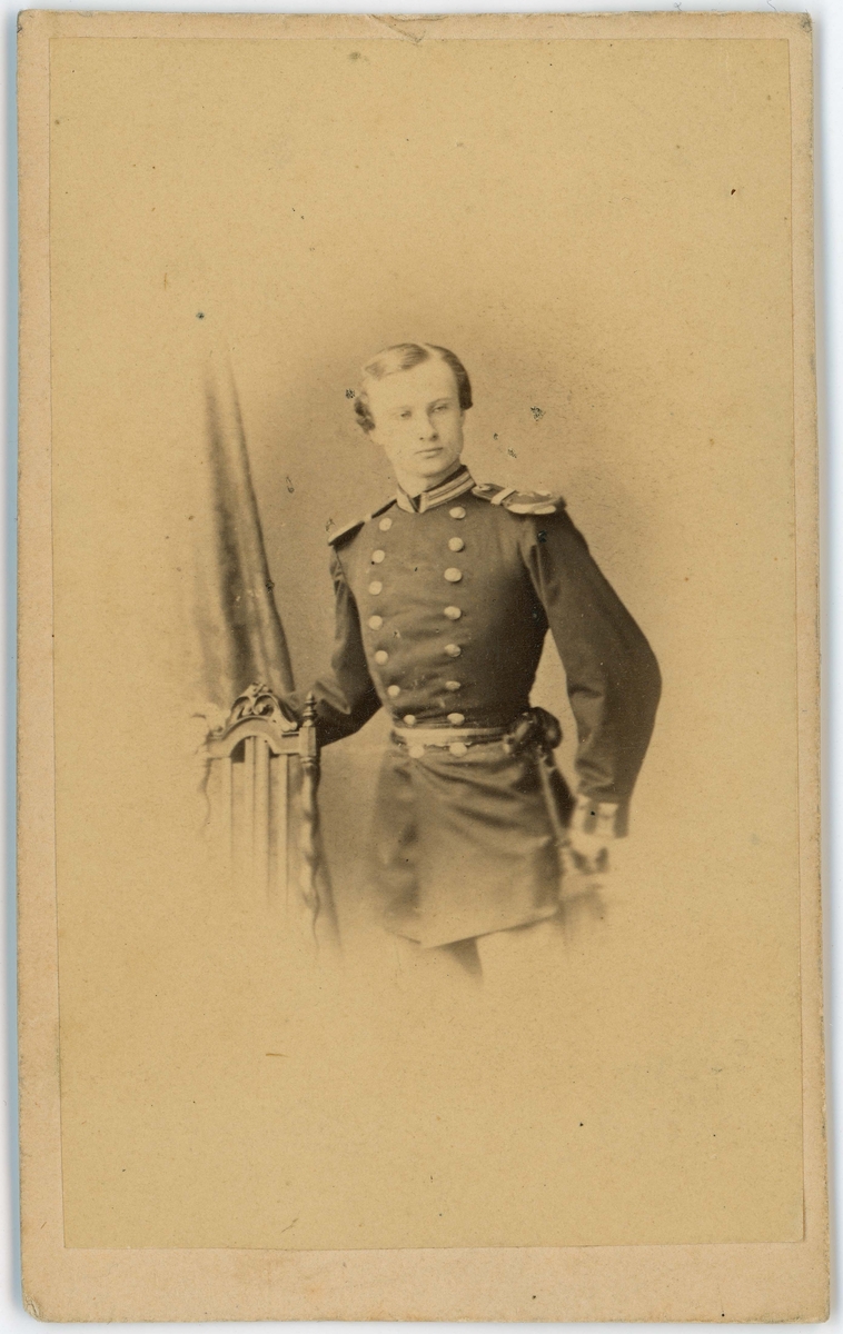 Porträtt på Major Gerhard Vilhelm Grönhagen född 1841 död 1918. Ägde Månseryd i Bankeryd socken.