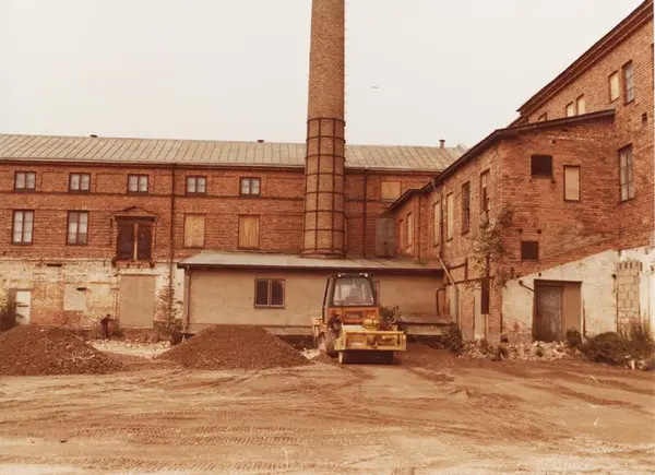 "En Silhuett Som Nu är Ett Minne Blott. En Del Av De Gamla Byggnaderna ...