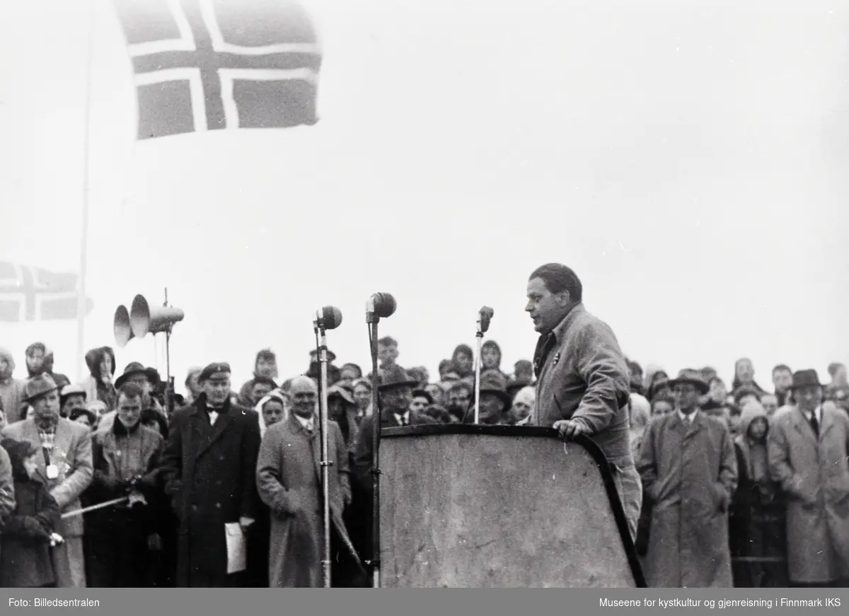 Nordkappfestivalen 1956. Fra den offisielle åpningen av Nordkappveien på Nordkapp. 30.06.1956.