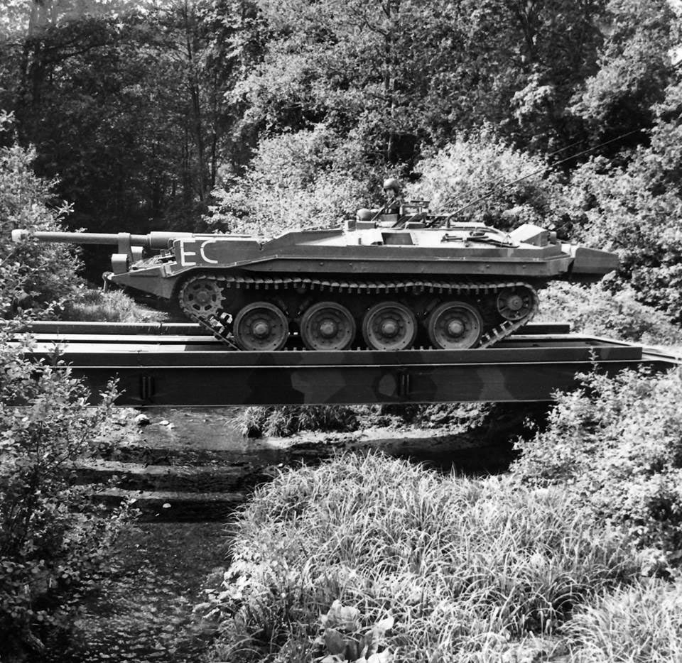 Stridsvagn 103 på krigsbro 4.