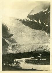 Isbre i Mundal. Bildet kommer fra fotoalbum med gjenstandsnu