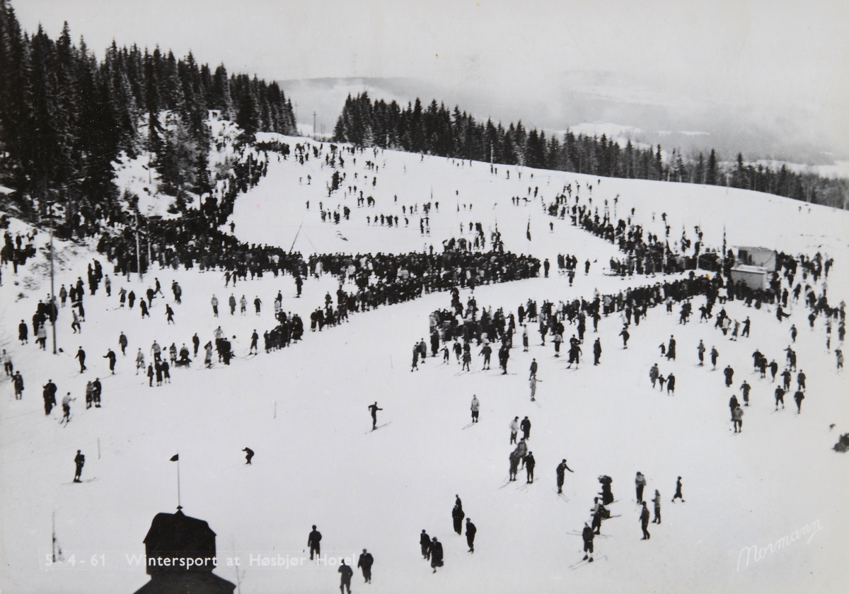 Postkort, Ringsaker, Furnes, Høsbjør Turisthotell, Skirenn, norgesmesterskap på ski i 1949, NM 1949, mye folk.