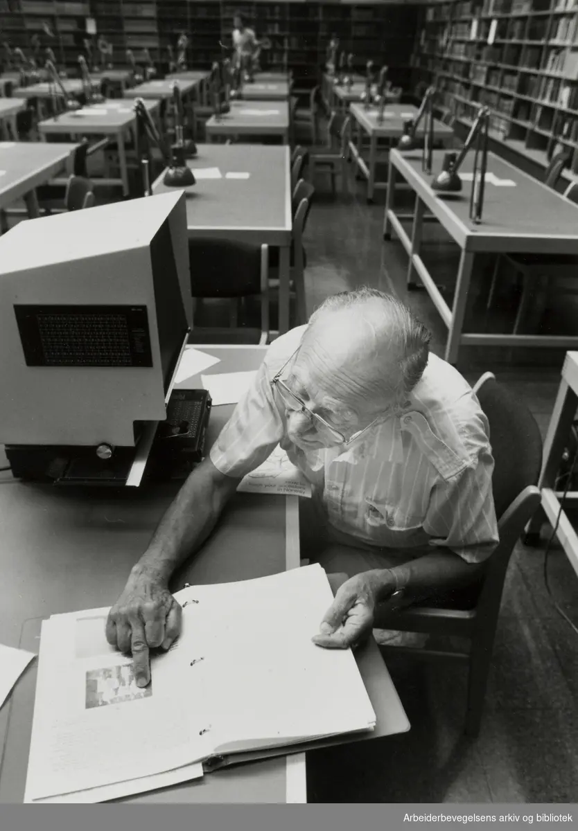 Riksarkivet. Glenn Samuelson samler materiale om sin slekt. August 1990
