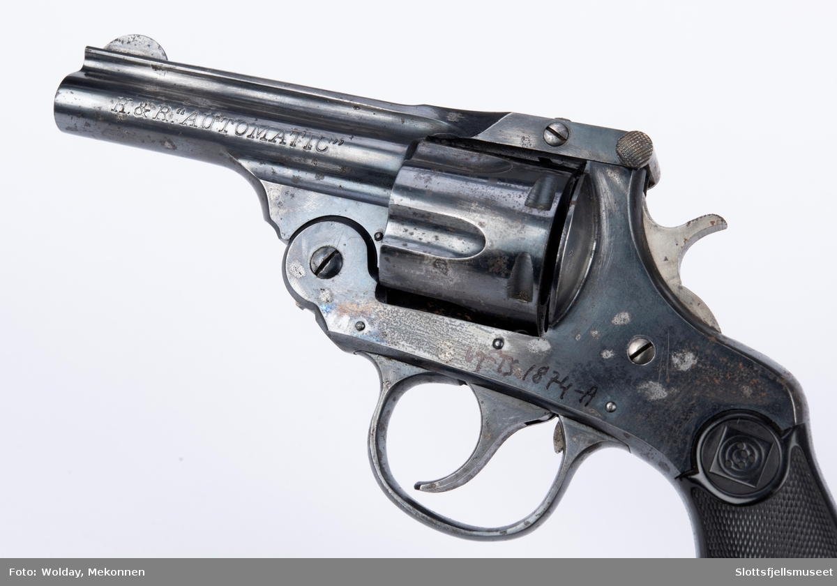 Revolver med hylse. Kaliber 30/30. Harrington & Richardson Arms Co. Worchester, Mass. USA