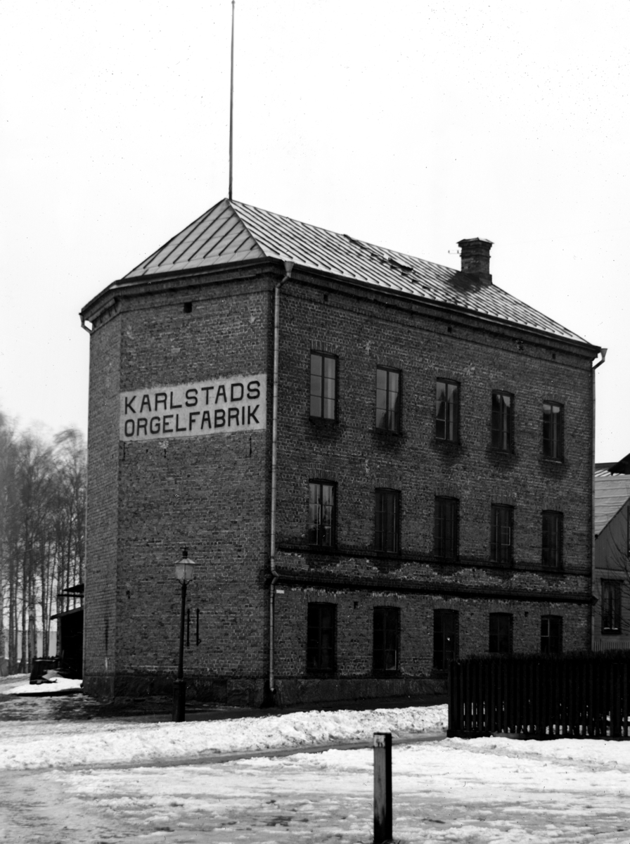 Karlstads orgelfabrik på Olovsgatan 6 på Herrhagen. Bilden från 1910-talet.