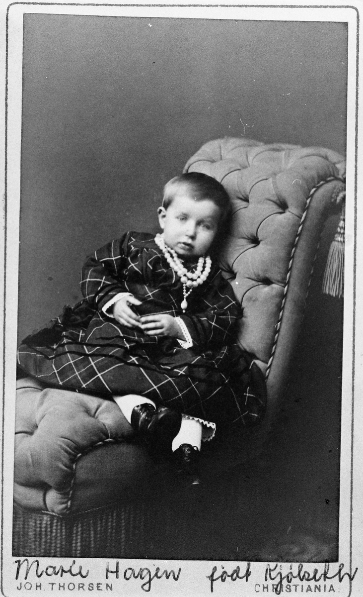 Marie Kjølseth, yngste søster av Helga f. 1863.  Hun ble gift med Ole Hagen som en tid var på kontoret på Toten Bryggeri, senere kontorsjef ved Slemmestad Cementfabrikk.
Hun fikk 3 barn, blant annet ingeniør Erling Hagen som var kommuneingeniør i Vestre Toten.