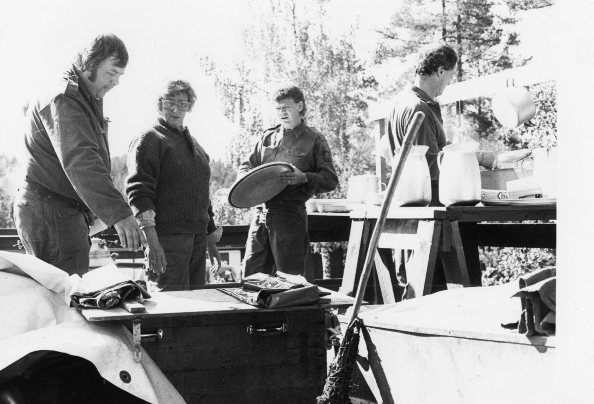 Heimvernet på Krokheia. 1980-90. Trond Buen og Ditte Dahll (bilde 1) Trygve bråtø (bilde 3).