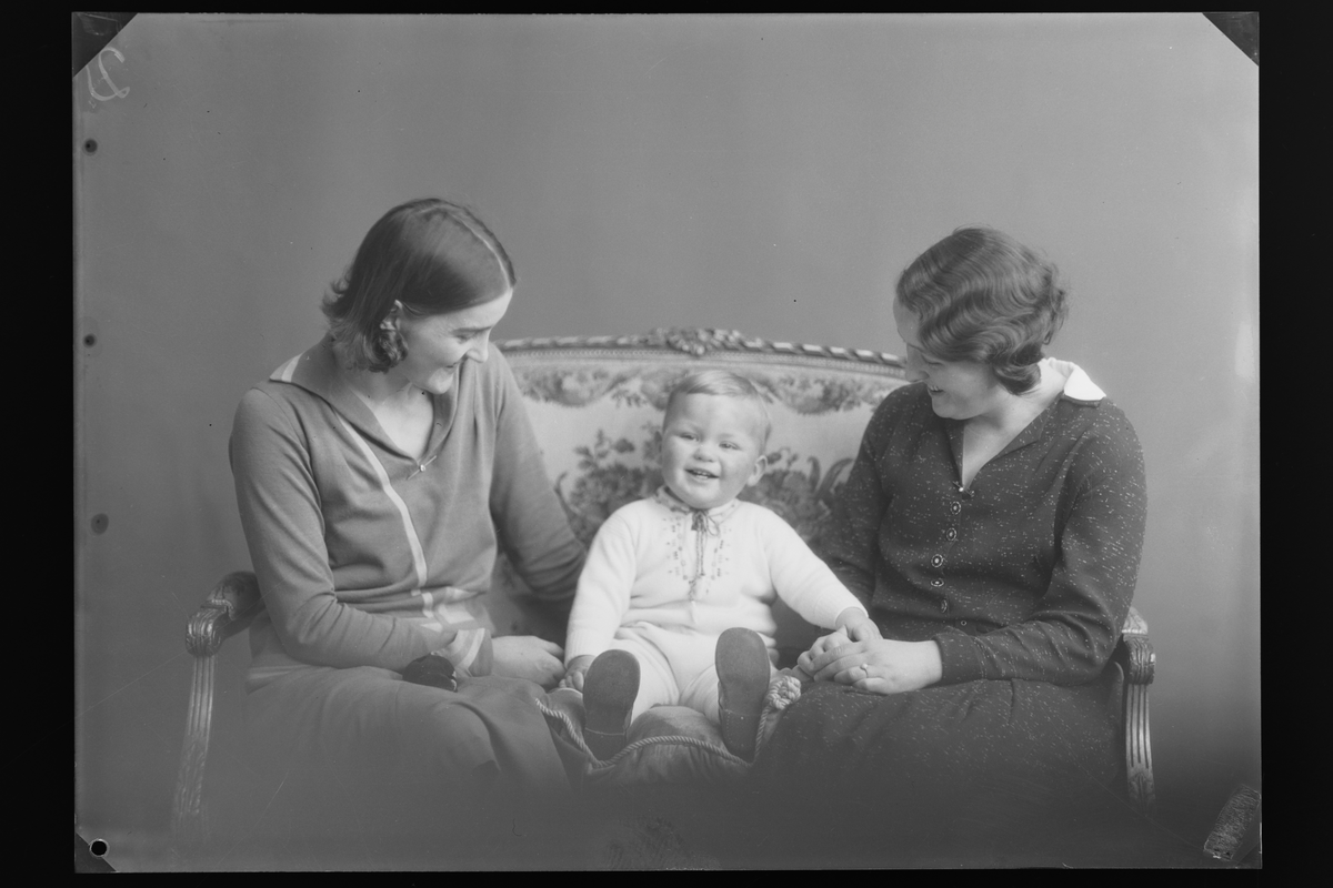 Svanhild Schrøder, Hjordis og en liten gutt
