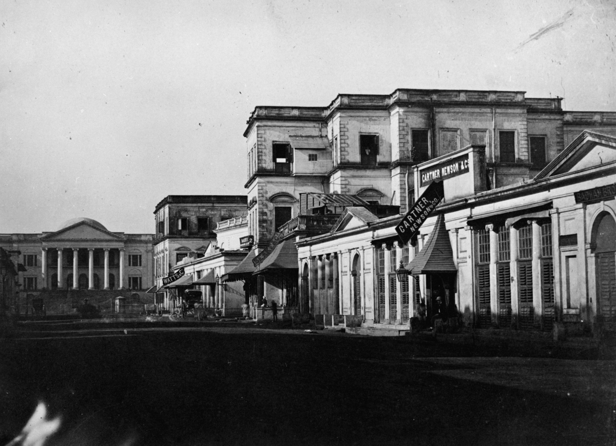 Wittenströms anteckning: Gata i Calcutta med guvenörens palats i bakgrunden.