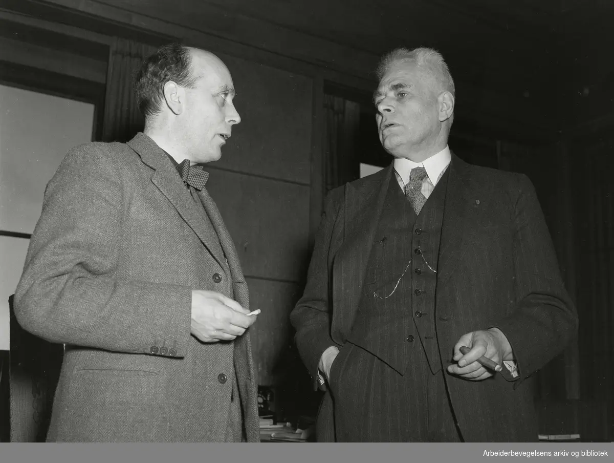 Rotterdams borgermester Pieter Oud, og ordfører Brynjulf Bull treffes i Oslo. Mars 1949.