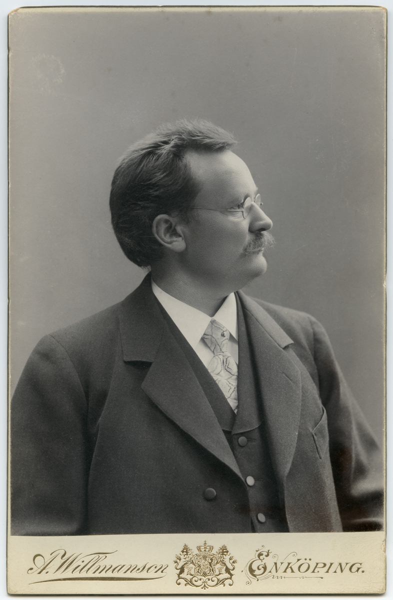 Anders Willmanson (1853-1924) var verksam som fotograf i Enköping, där han etablerade fotograffirma den 14 april 1882. Tidigare var han "fotografiarbetare" i Umeå och fotografbiträde i Västerås. Verksamheten som egen fotograf bedrev han i Enköping 1882-1886 på Kyrkogatan 16, och 1886-1918 på Kyrkogatan 10.