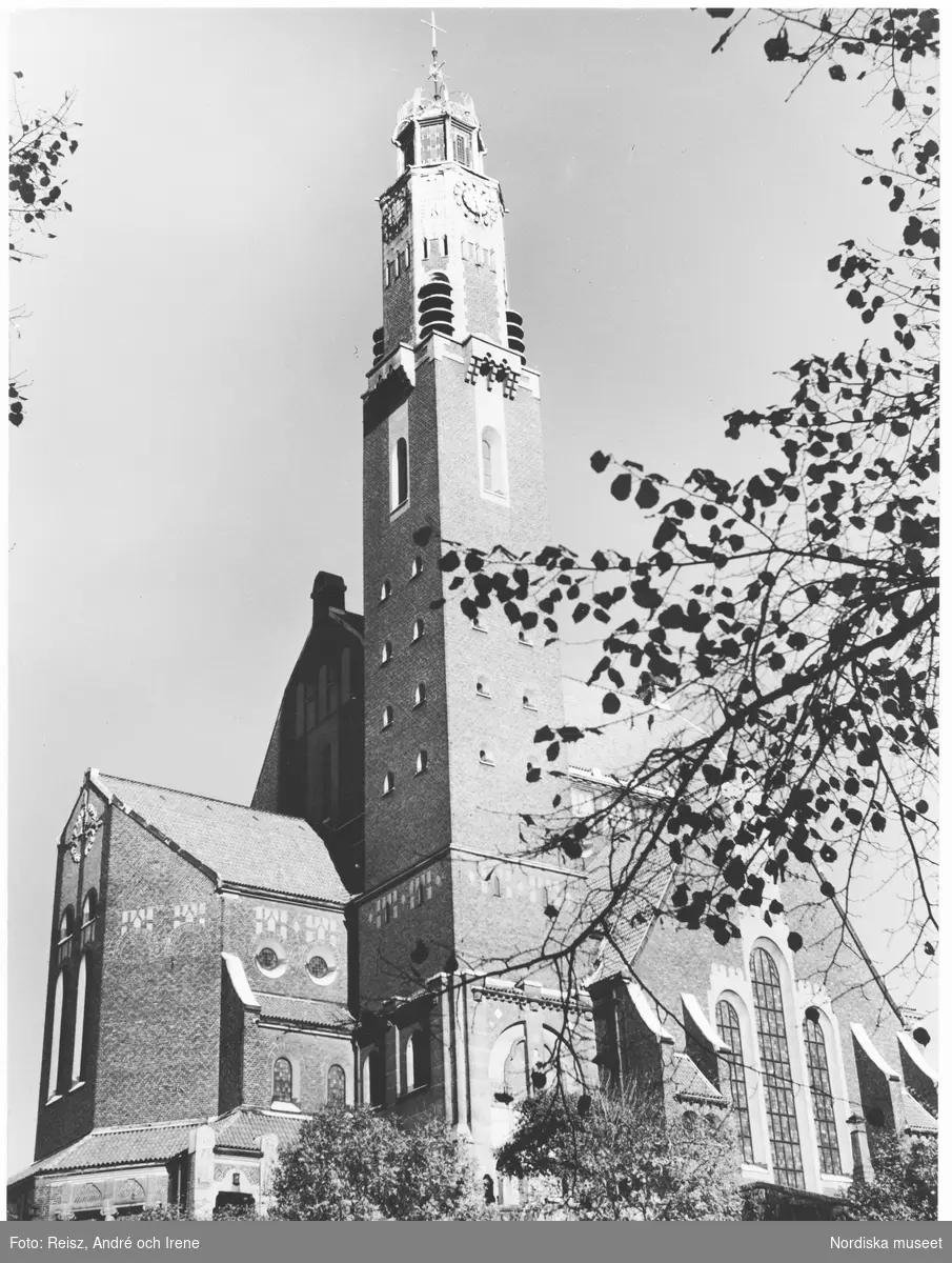 Stockholm. Engelbrektskyrkan från 1914 av arkitekten Lars Israel Wahlman. Stockholm modernaste kyrkobyggnad och ett av de främsta verken i genomförd jugenstil.