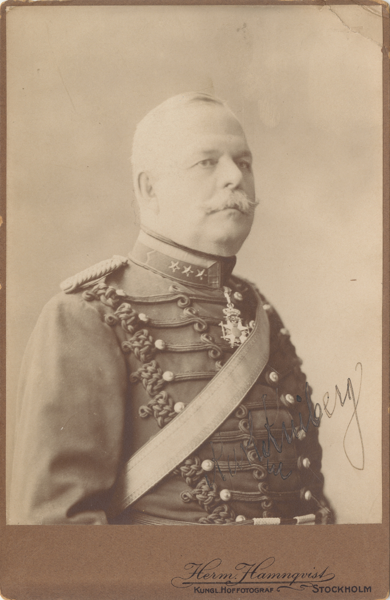 Porträtt av Karl Kniberg, överste och chef för Boden-Karlsborgs artilleriregemente No 8.