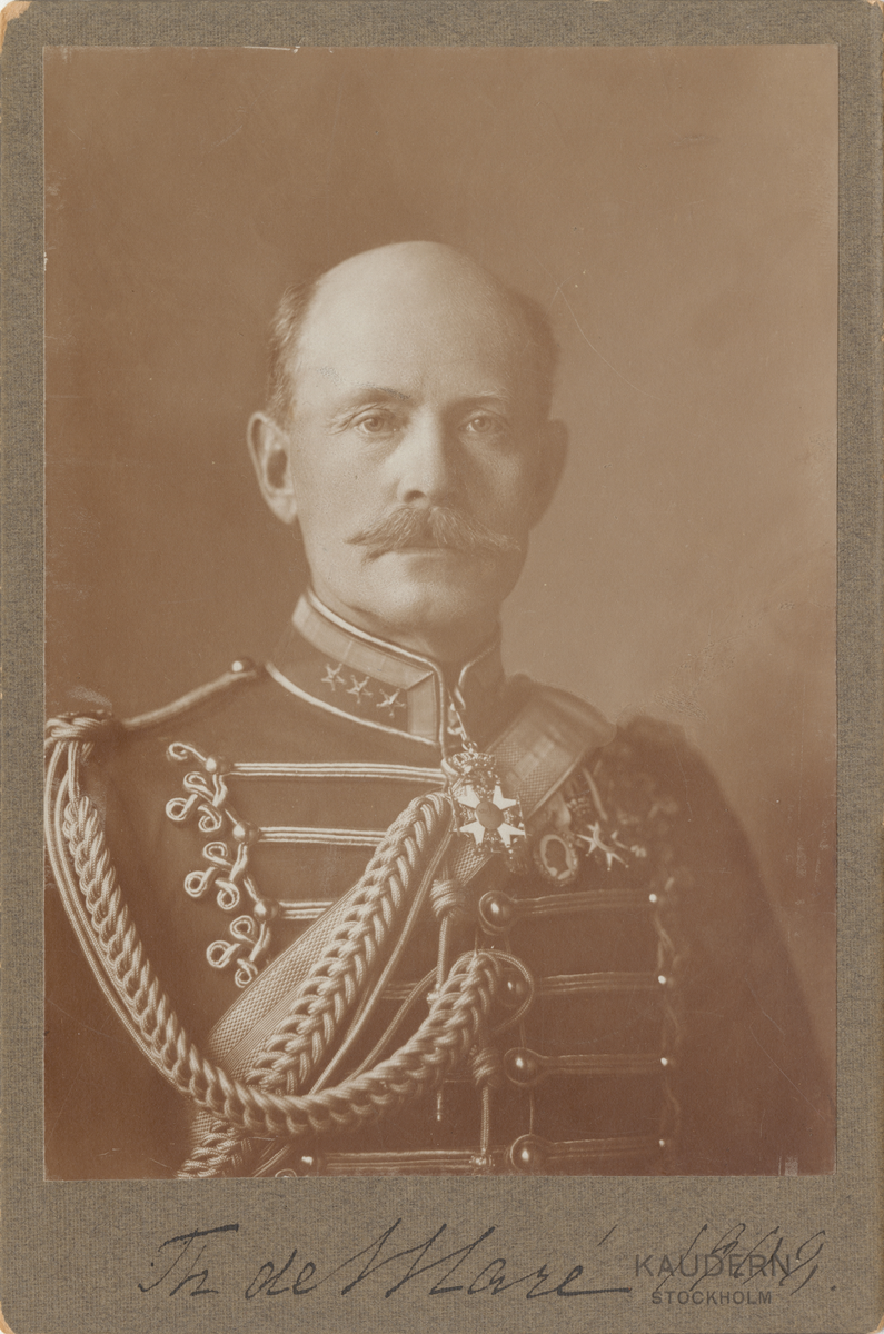 Porträtt av Thorgny de Maré, överste och chef för Smålands husarregemente.
