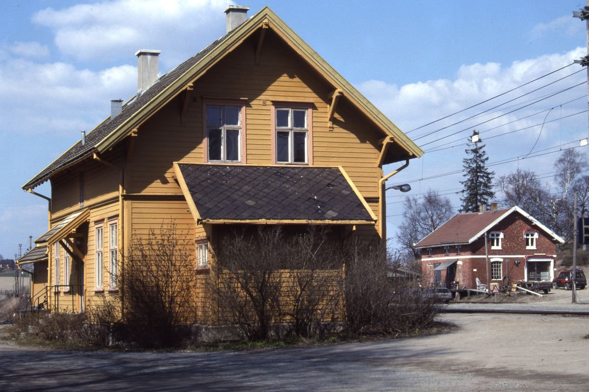 Kråkstad stasjon Østfoldbanen Østre linje,Meieri. Kornmagasin